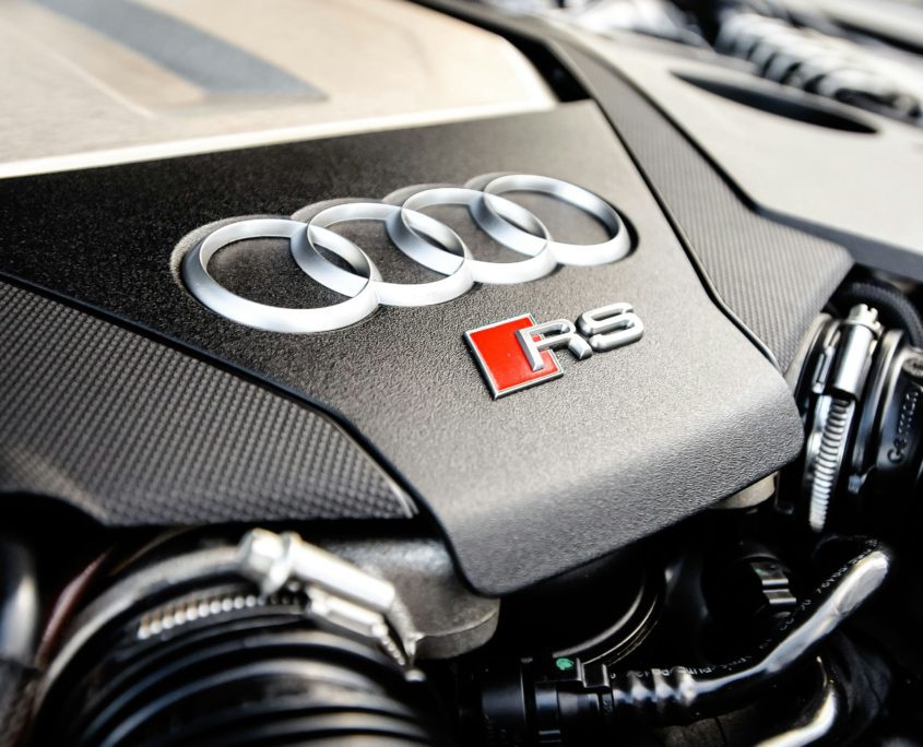 audi rs engine bay